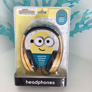 ILLUMINATION MINIONS HEADPHONES W PARENTAL VOLUME LIMITER NEW
